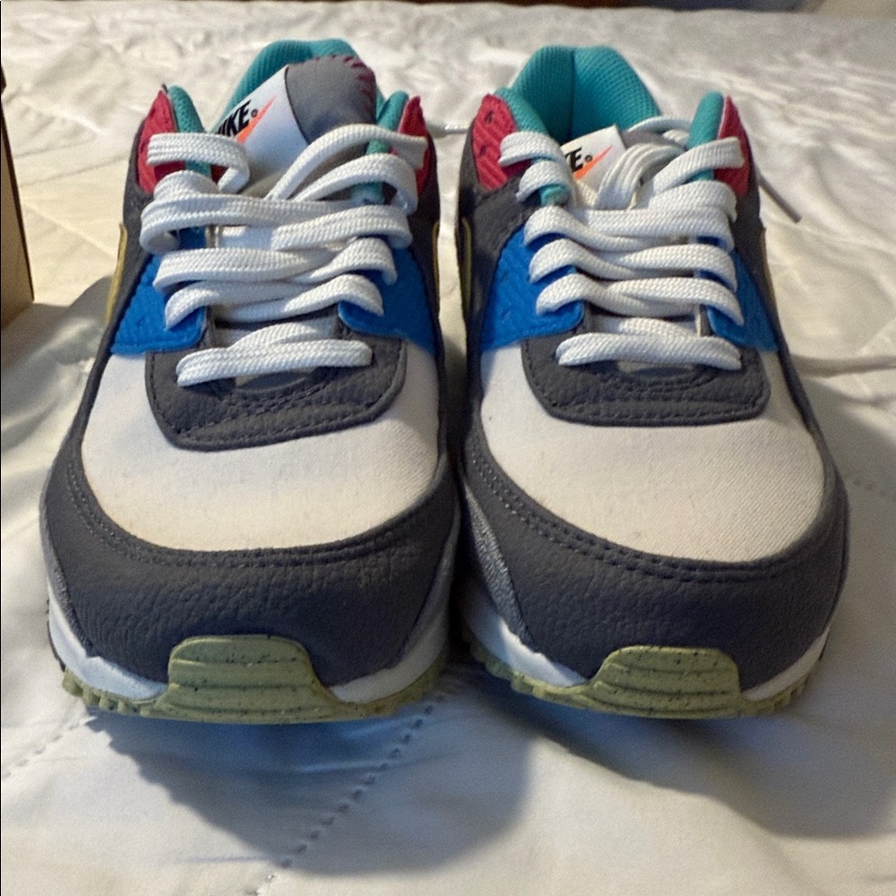 Men’s Nike Air Max 90 SE NEW with box, no lid